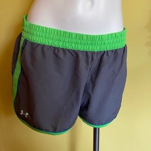 NWT Under Armour 3” gray and green short